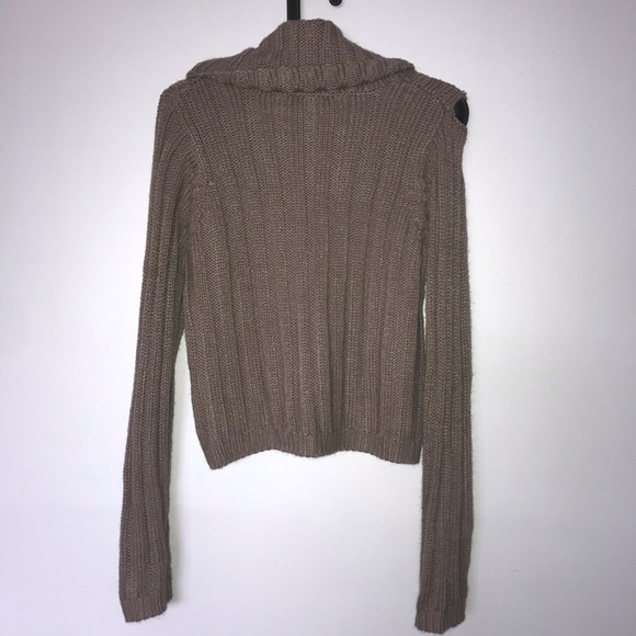 🧷 Brown Sweater - Picture 4 of 4